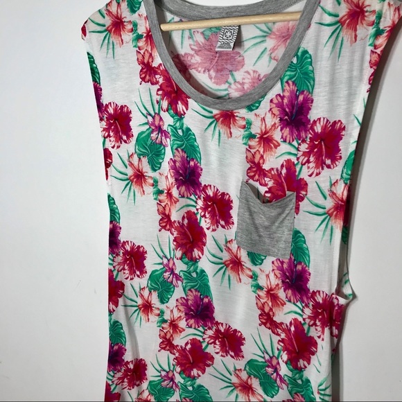 Empyre Tank Top - Picture 2 of 8